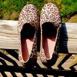 Tom cheetah print raised flats